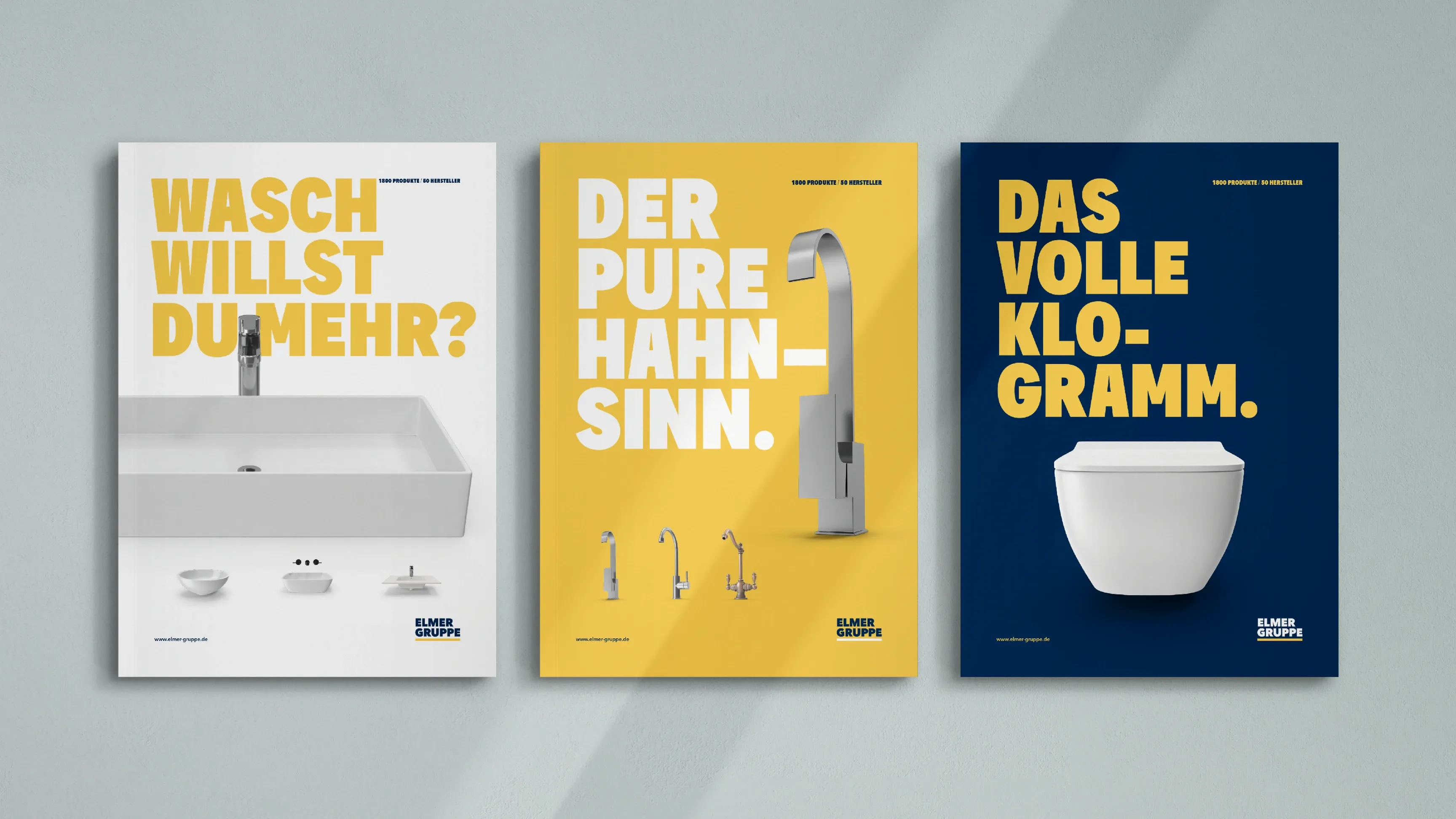 Drei Werbeplakate mit Badprodukten: Waschbecken, hoher Wasserhahn und wandhängende Toilette mit großen Wortspiel-Schlagzeilen