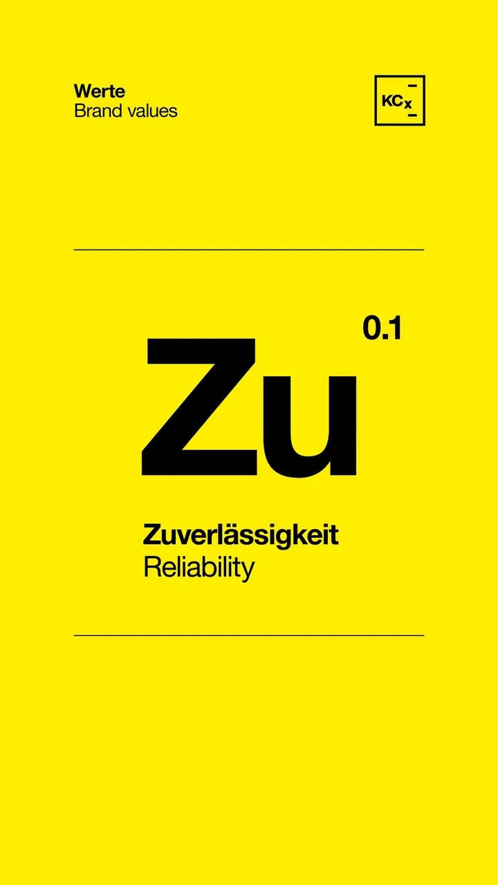 Gelbes Poster im Periodensystem-Stil mit großem „Zu 0.1“, Titel „Zuverlässigkeit“ und KCx-Logo